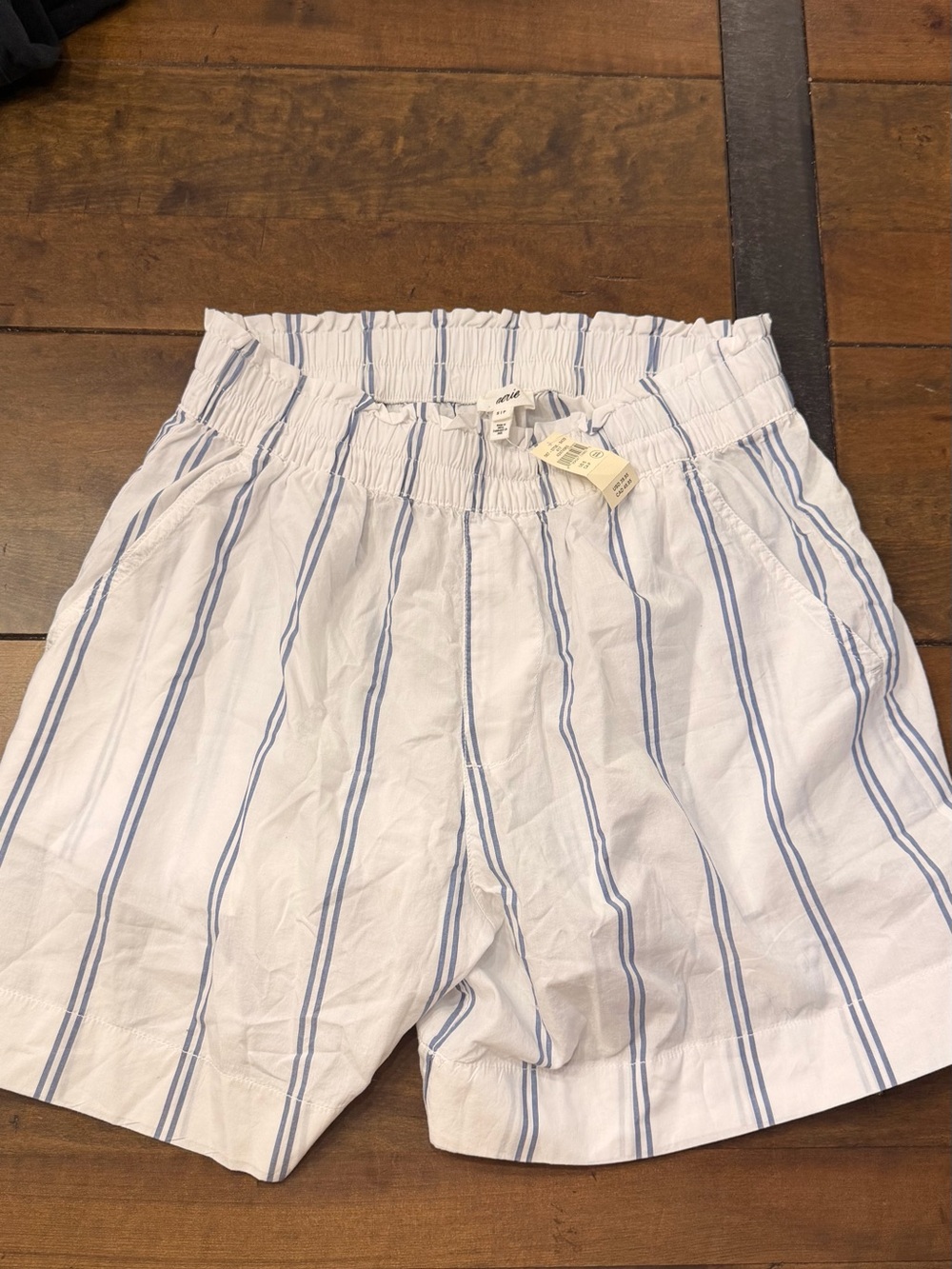Aerie women’s White Shorts with Blue Stripes - Elastic Waist